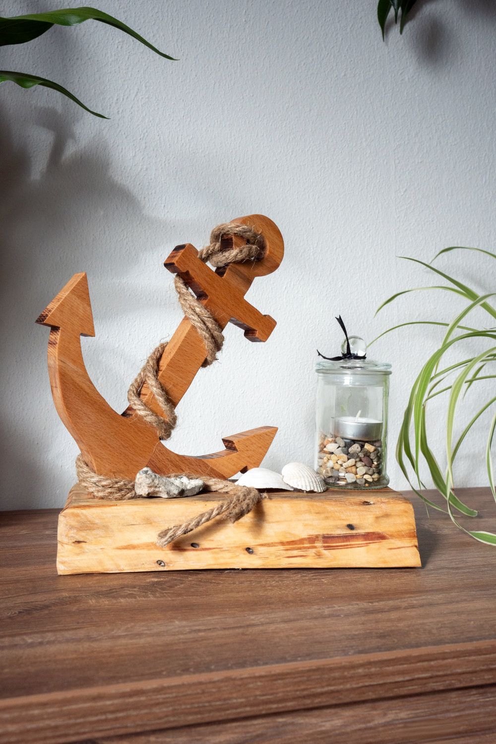 „Handgefertigter Holzanker aus Buche mit Muscheln und Teelichtglas | Seemannswerk"