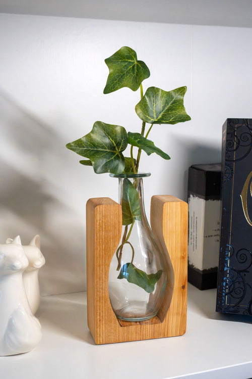 „Bauchvase mit Holzständer handgefertigt – Wohndeko | Seemannswerk"