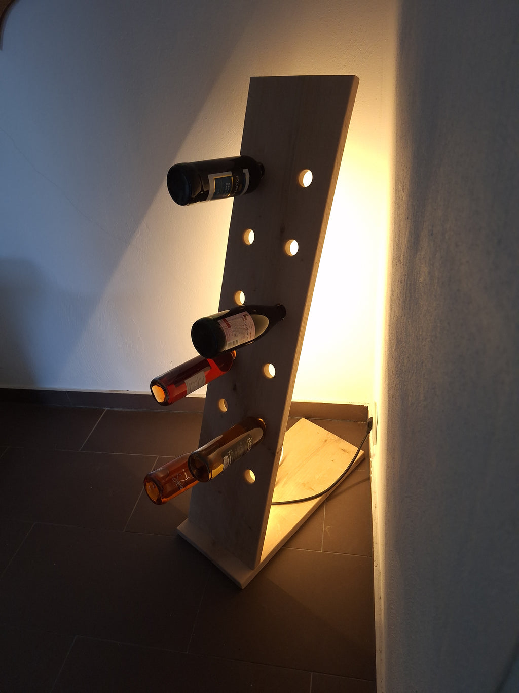 Weinständer Eiche mit LED – Handgefertigt
